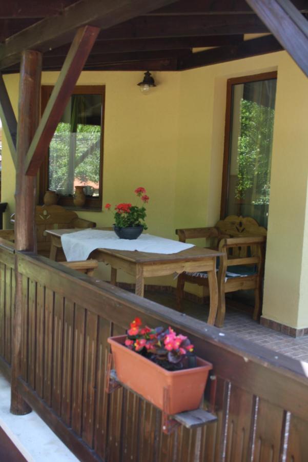 Harmonia Apartmanhaz Hajduszoboszlo Exterior photo