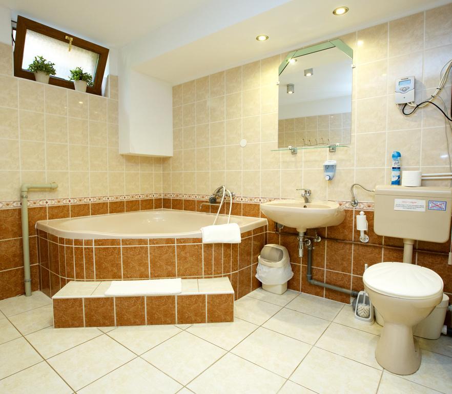 Harmonia Apartmanhaz Hajduszoboszlo Exterior photo