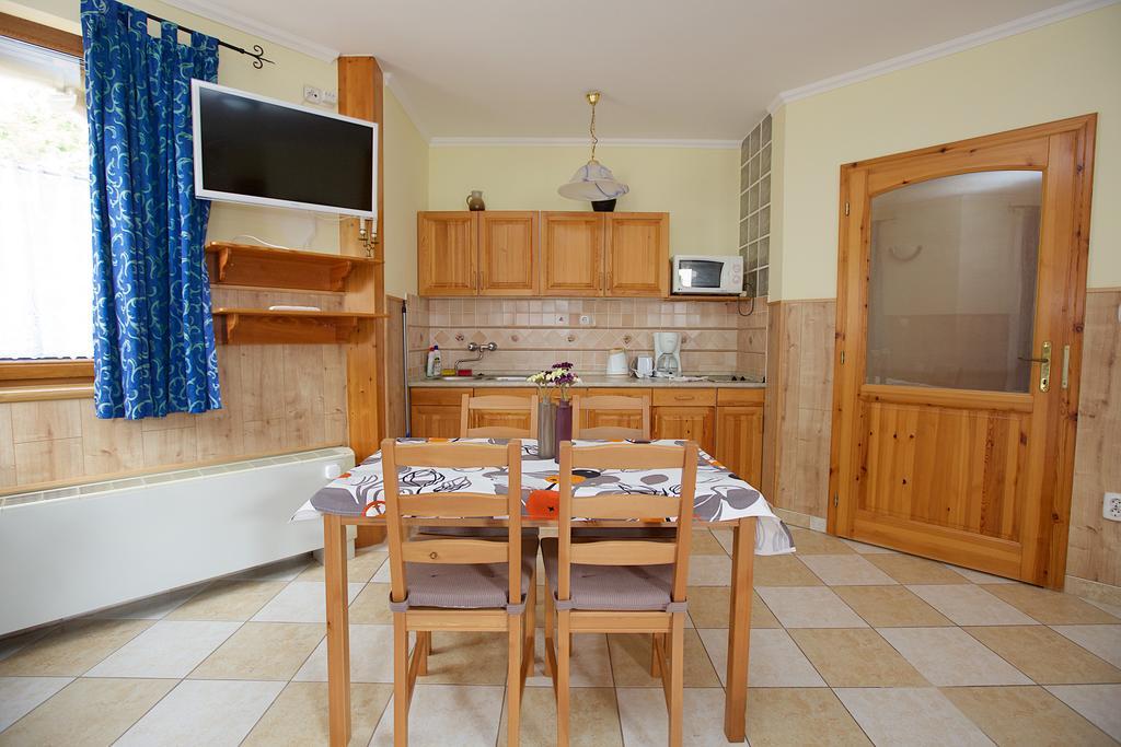 Harmonia Apartmanhaz Hajduszoboszlo Exterior photo